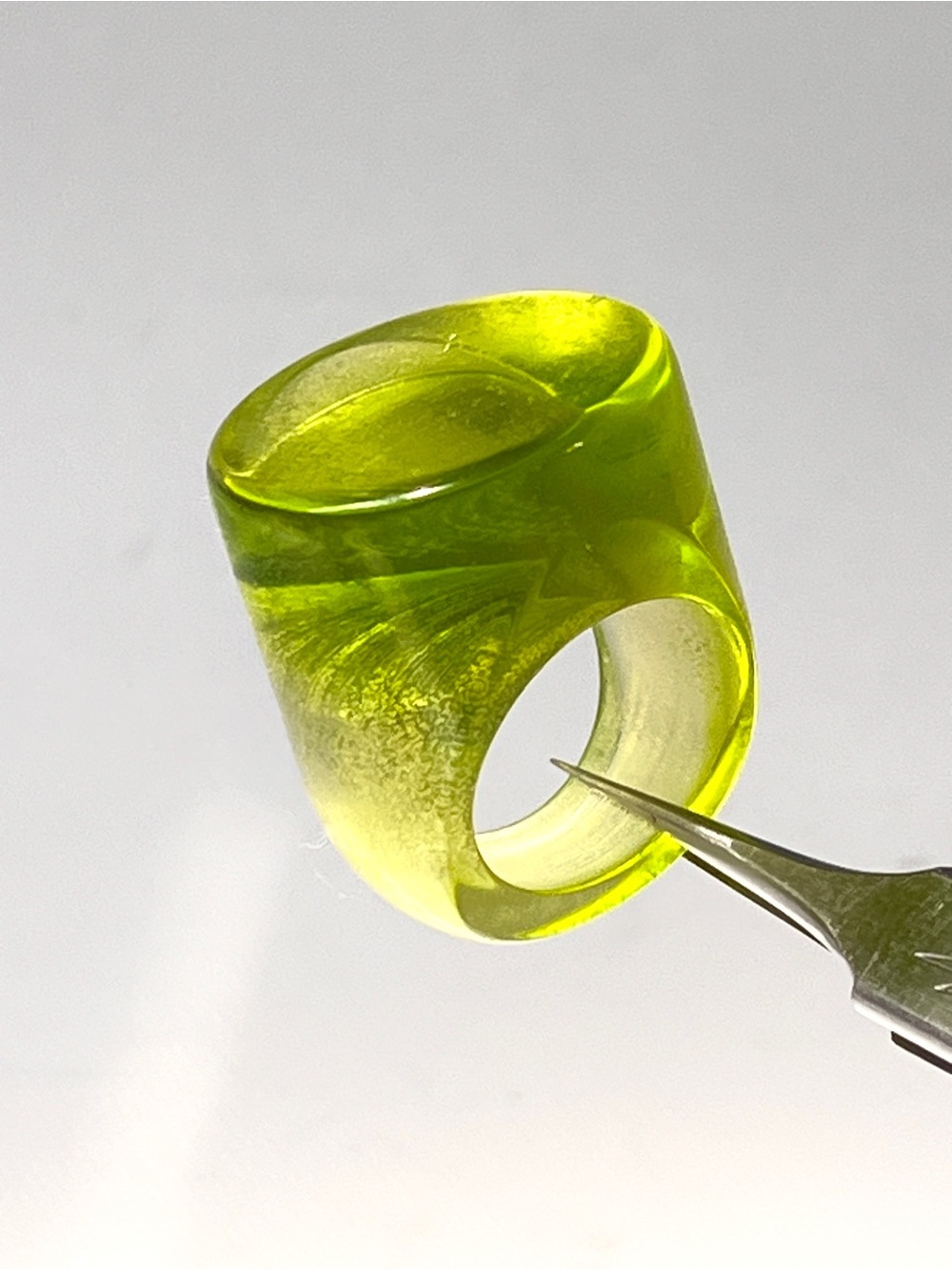 Vintage Size 7 Lucite Ring Chunky Statement Crystal Green HIGH Flat Top Unisex